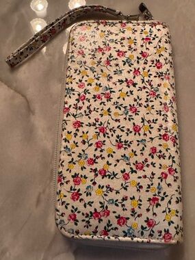 🧁Floral Zip Wallet Wristlet - White Multicolor